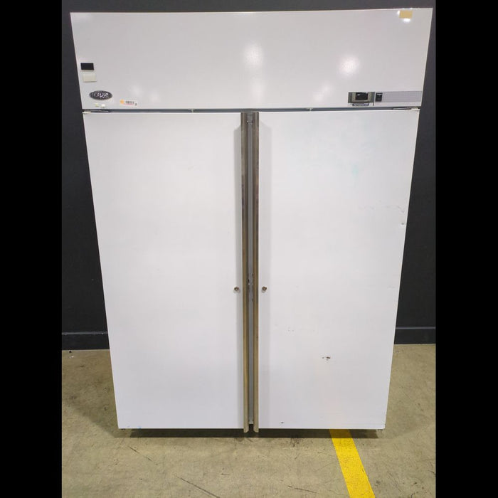 Nor-Lake Scientific NSPR522WWwith0 2-DOOR Reach-in Lab Refrigerator On Casters - used medical equipment - image 2