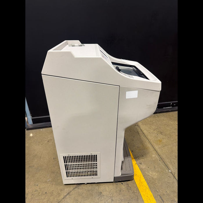 Sakura Tissue-tek CRYO3 Plus Cryostat With Handwheel - used medical equipment - image 3