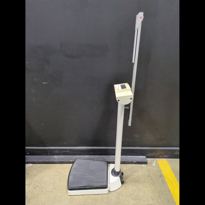 seca Digital Column Scale with Height Rod - used medical equipment - image 2