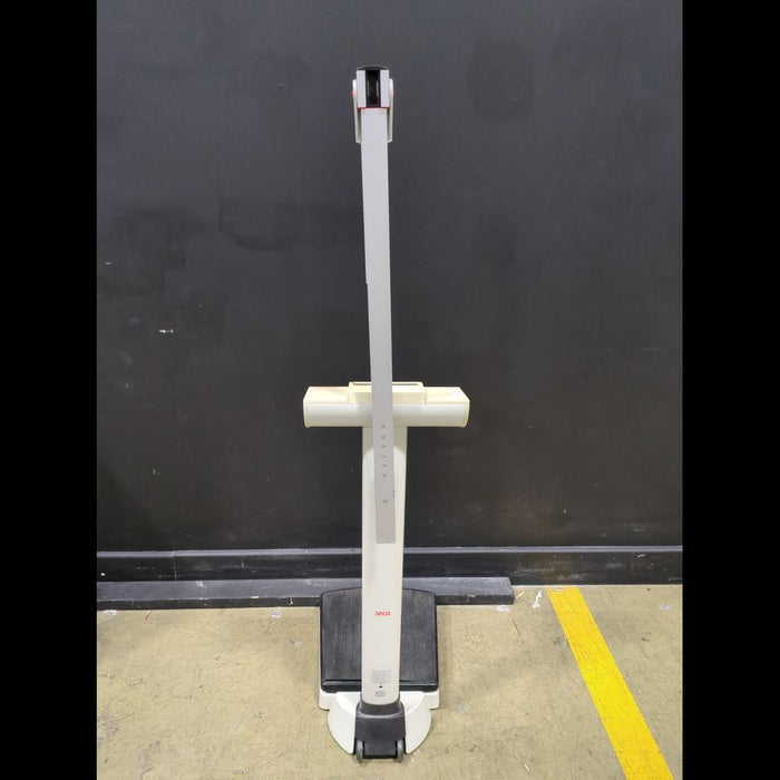 seca Digital Column Scale with Height Rod - used medical equipment - image 3